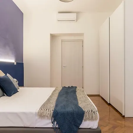 Pregiata Con Bagno Privato - Blu Di Prussia