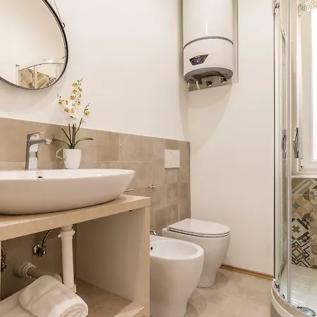 דירה Pregiata Con Bagno Privato - Blu Di Prussia טריאסטה