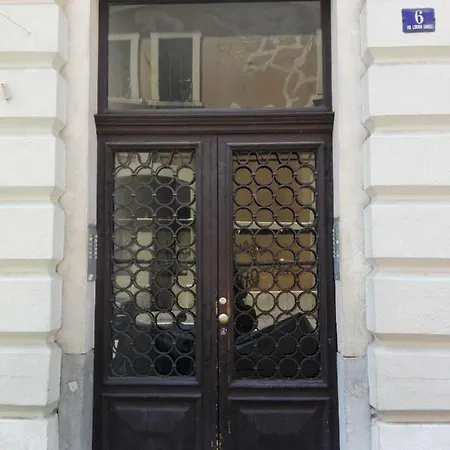 Apartment Pregiata Con Bagno Privato - Blu Di Prussia Trieste